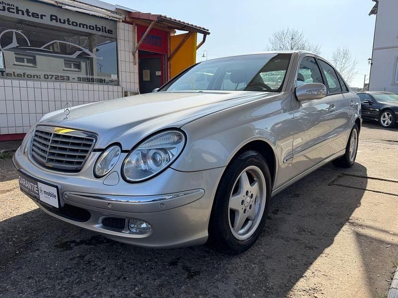 Gebraucht Mercedes E220 Elegance 150 PS (110 kW) 2003 Silber Limousine