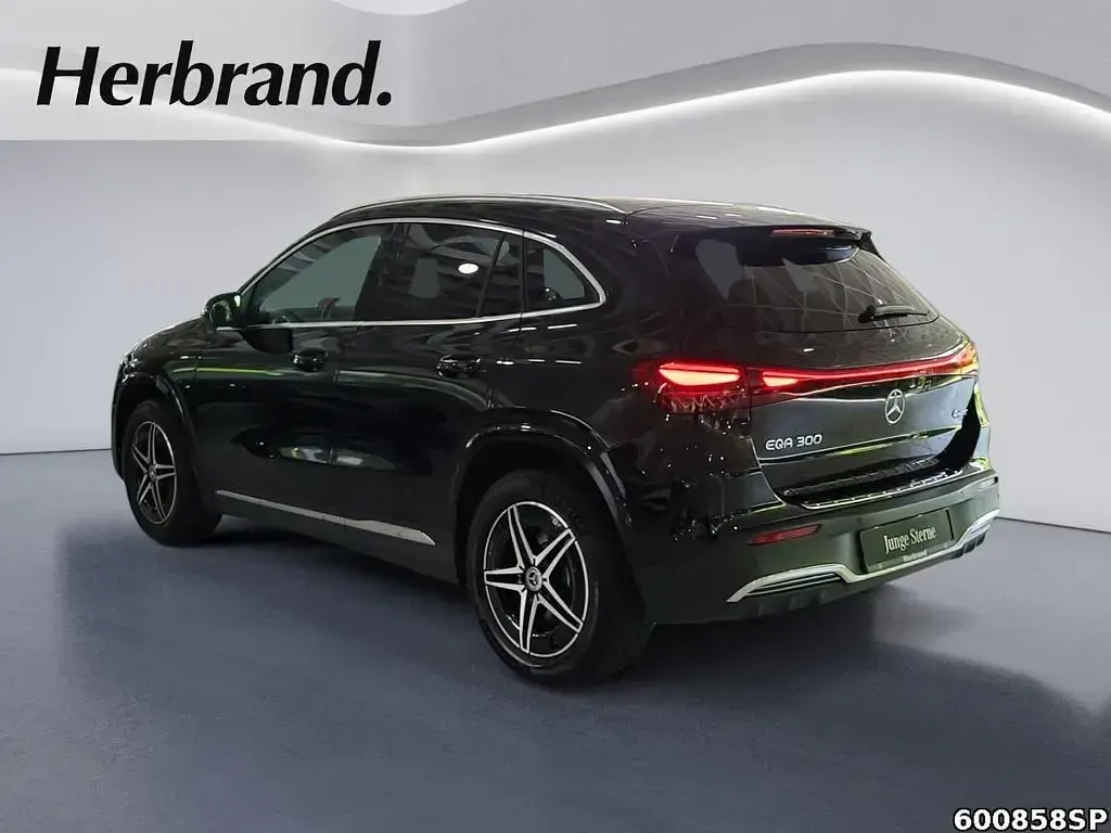 Gebraucht Mercedes EQA300 Advanced 167 kW (228 PS) 2025 Metalliclack kosmosschwarz SUV