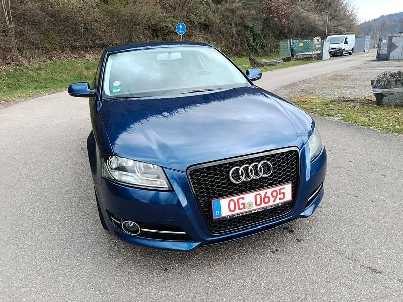 Gebraucht Audi A3 Attraction 105 PS (77 kW) 2010 Blau Kleinwagen