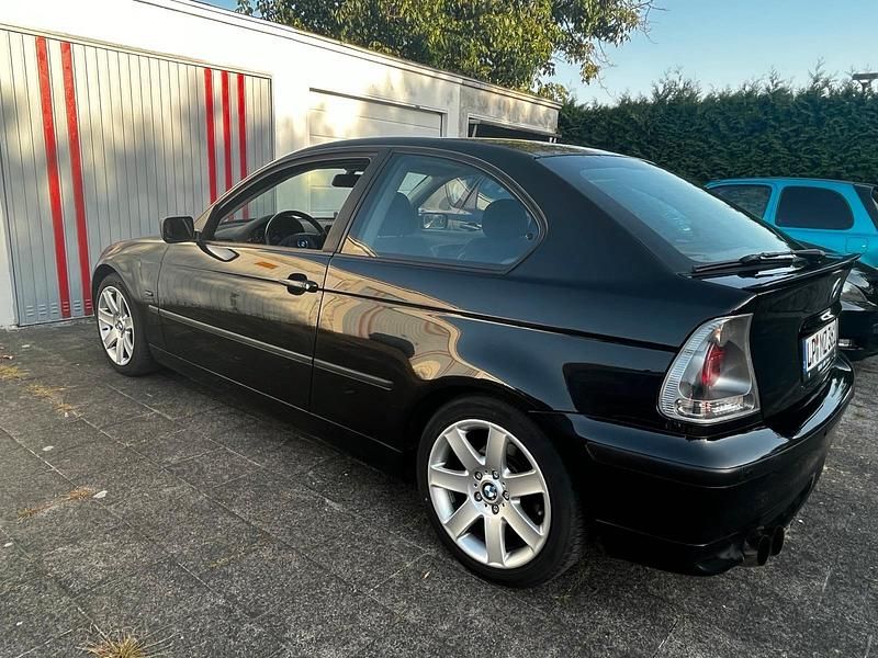 Gebraucht BMW 316 115 PS (84 kW) 2003 Schwarz Limousine