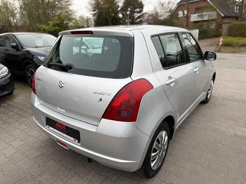 Gebraucht Suzuki Swift 92 PS (67 kW) 2009 Silber Kleinwagen