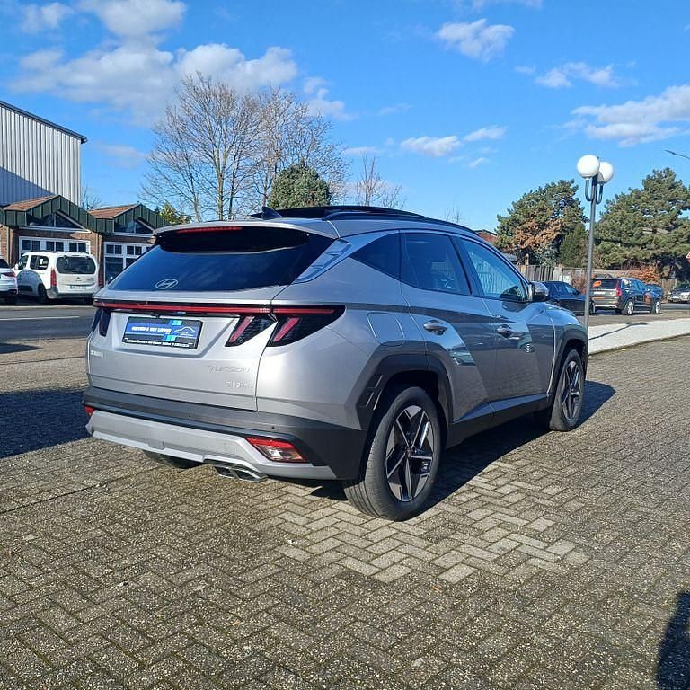 Neu Hyundai Tucson Trend 252 PS (185 kW) 2026 Silber SUV