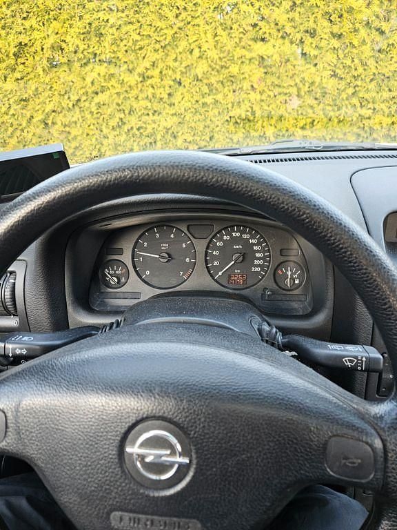 Gebraucht Opel Astra 101 PS (74 kW) 1999 Silber Coupé