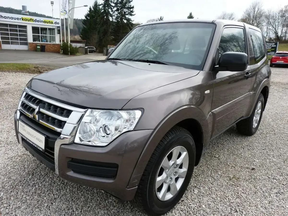 Gebraucht Mitsubishi Pajero 200 PS (147 kW) 2015 Braun SUV