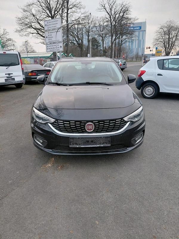 Gebraucht Fiat Tipo 120 PS (88 kW) 2017 Schwarz Limousine