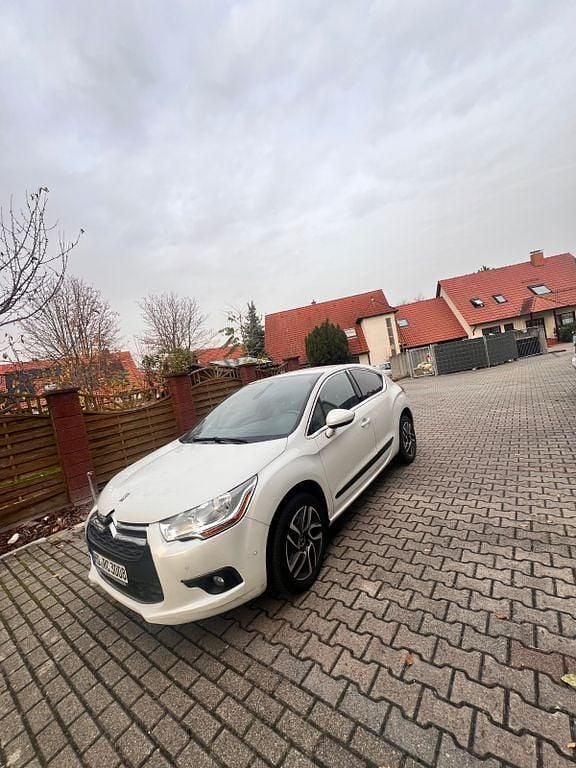 Gebraucht Citroën DS4 Sport Chic 200 PS (147 kW) 2014 Weiß Kleinwagen
