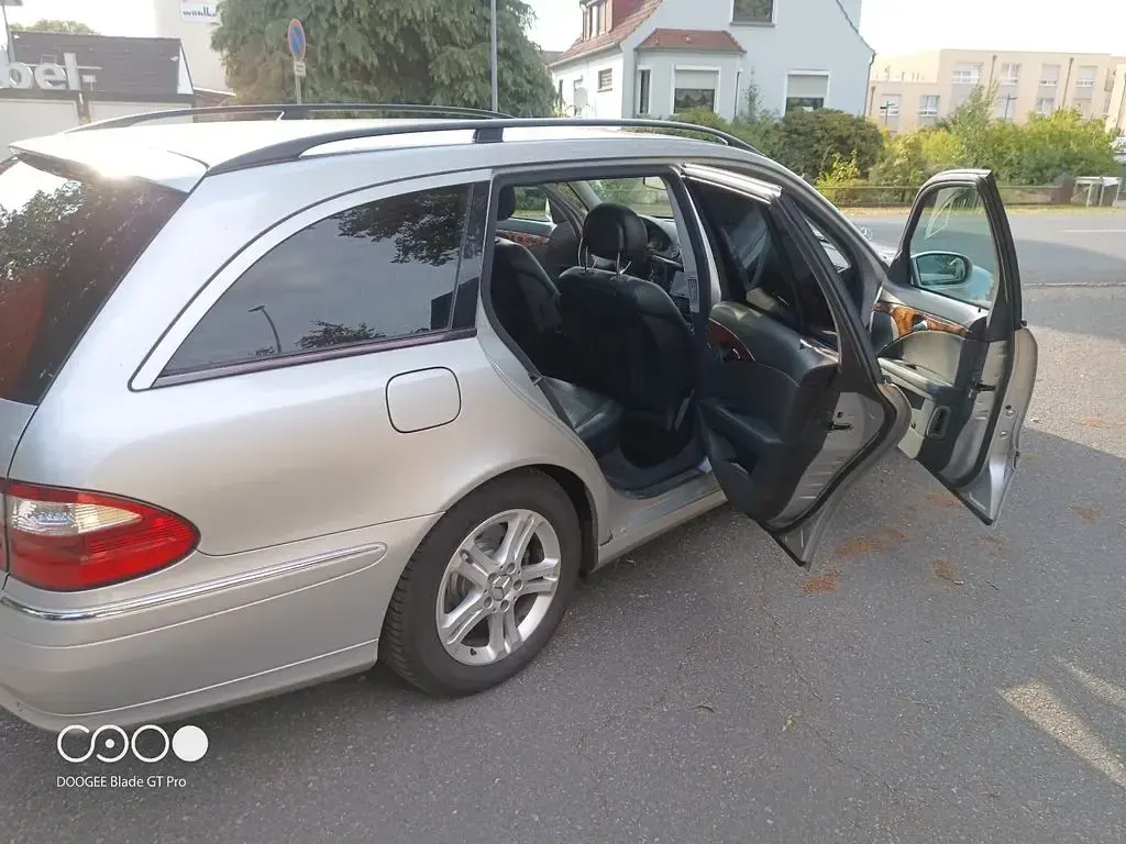 Gebraucht Mercedes E320 Elegance 204 PS (150 kW) 2004 Silber Limousine