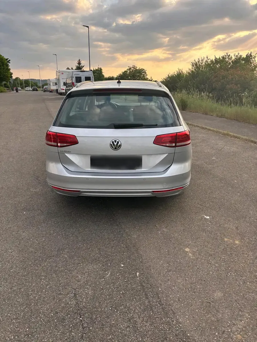 Gebraucht VW Passat 150 PS (110 kW) 2017 Silber Kombi
