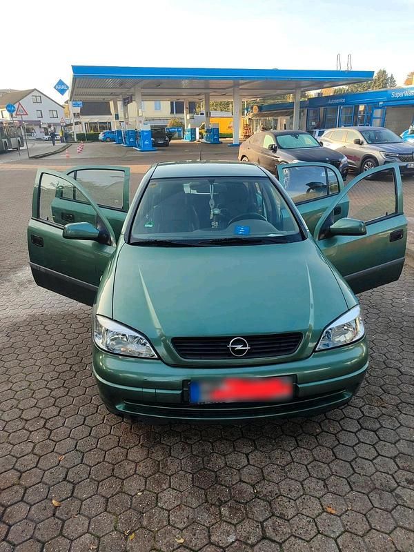 Gebraucht Opel Astra 98 PS (72 kW) 1999 Grün Limousine