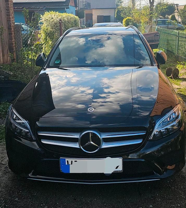 Schwarz Gebraucht 2020 Mercedes C200 Kombi | 17.800 € (Teuer) - Bild 1/4