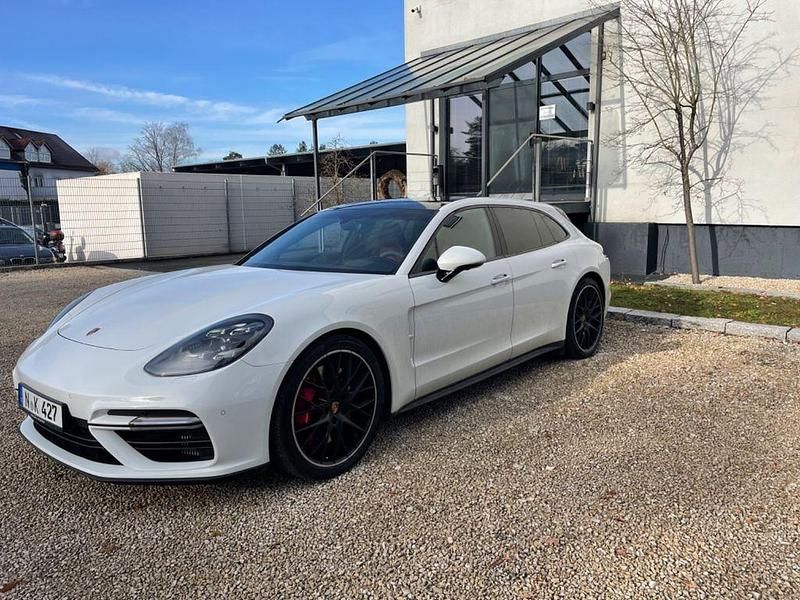 Weiß Gebraucht 2019 Porsche Panamera Turbo Sport Turismo Limousine | 76.600 € (Guter Preis) - Bild 1/4