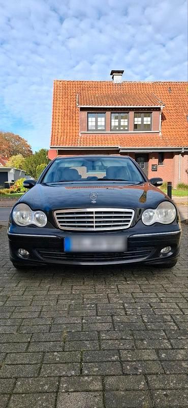 Schwarz Gebraucht 2006 Mercedes C220 Limousine | 1.999 € - Bild 1/4