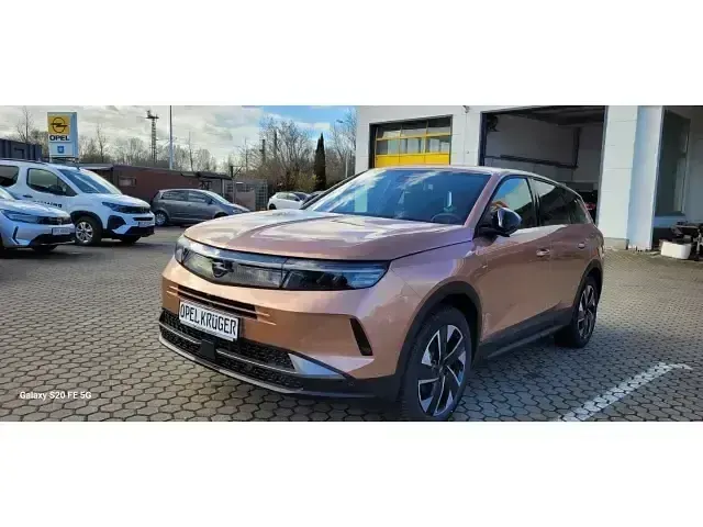 Neu Opel Grandland X Edition 146 PS (107 kW) 2026 Braun SUV