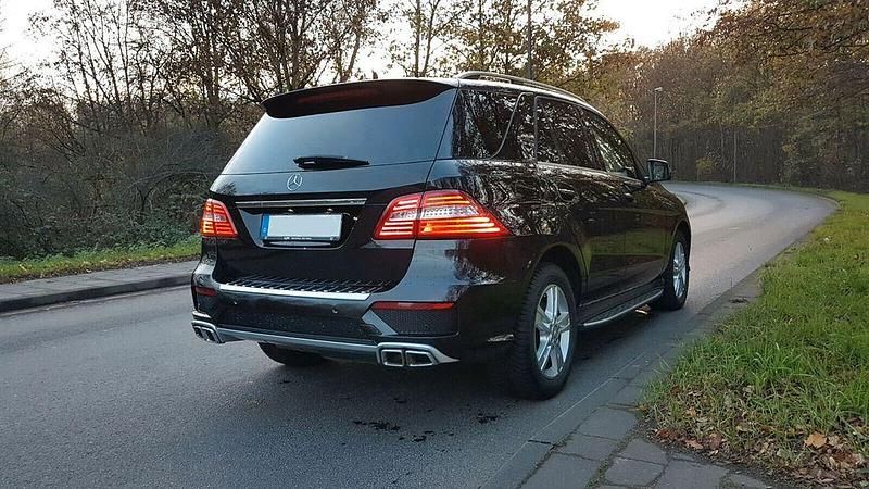 Gebraucht Mercedes ML350 258 PS (189 kW) 2014 Schwarz SUV