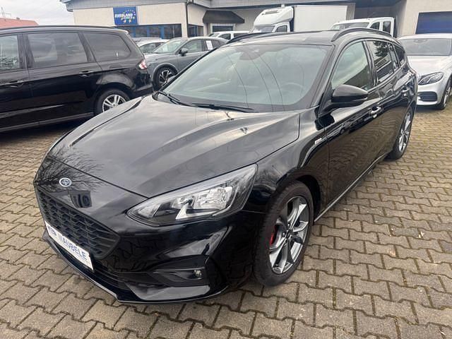 Schwarz Gebraucht 2020 Ford Focus ST-Line X Limousine | 19.490 € (Fairer Preis) - Bild 1/4