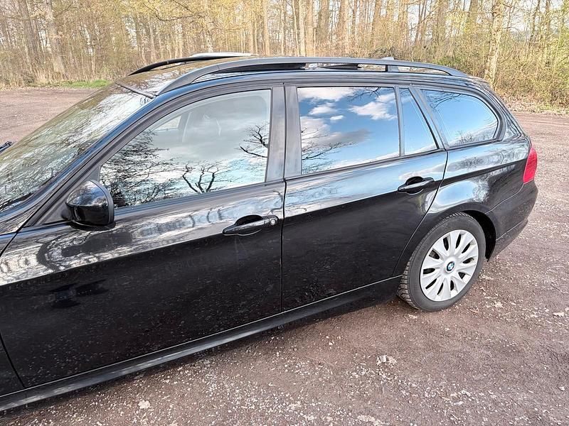 Gebraucht BMW 320 2009 Schwarz Kombi