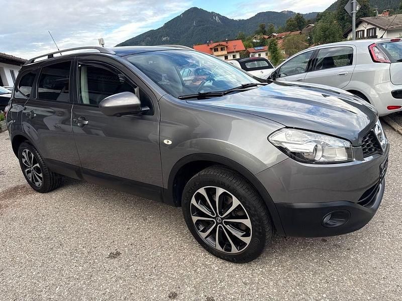 Grau Gebraucht 2012 Nissan Qashqai +2 I-Way SUV | 5.999 € (Guter Preis) - Bild 1/4