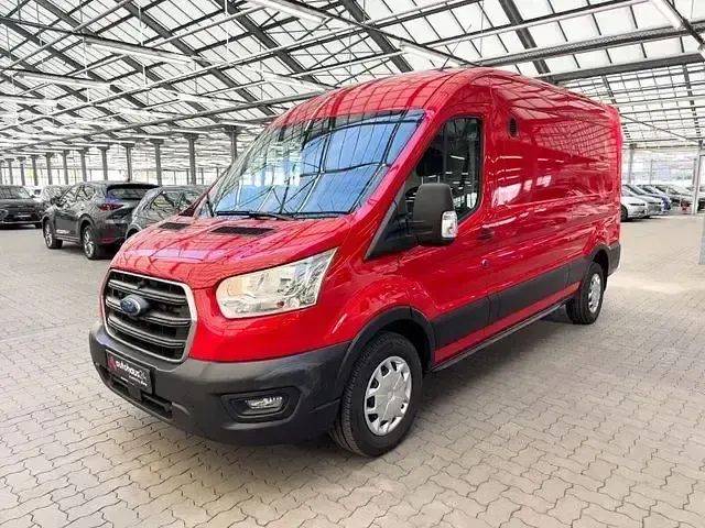 Gebraucht Ford Transit Trend 105 PS (77 kW) 2021 Rot Van
