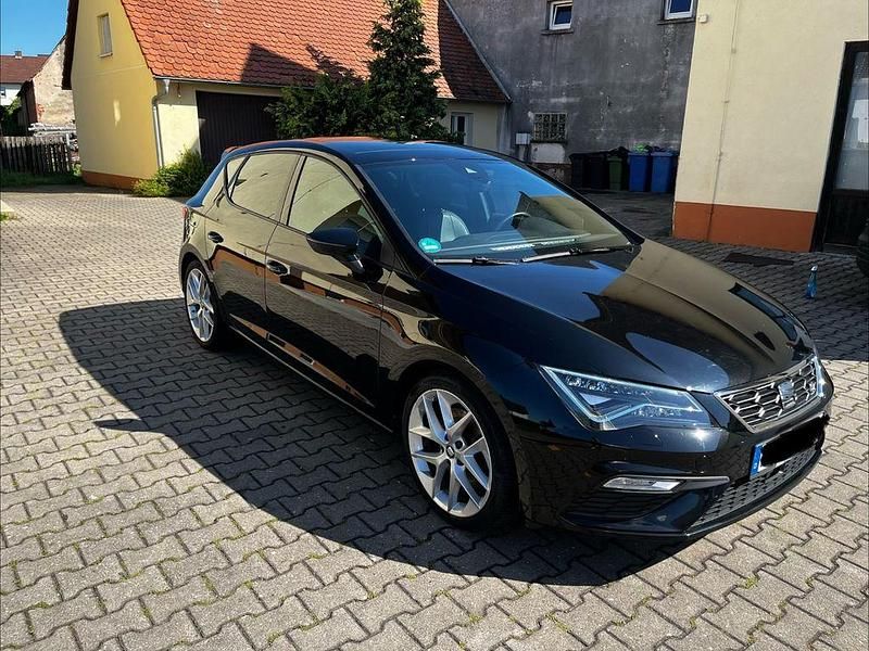 Schwarz Gebraucht 2018 Seat Leon Beats Limousine | 14.490 € (Fairer Preis) - Bild 1/4