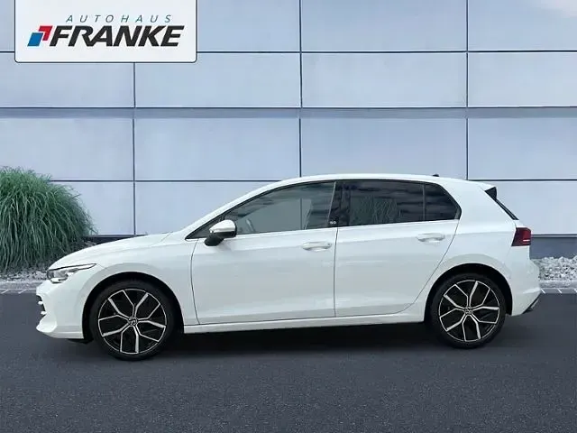 Gebraucht VW Golf VIII Style 150 PS (110 kW) 2025 Weiß Limousine