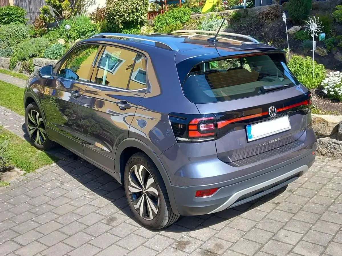 Gebraucht VW T-Cross Style 110 PS (80 kW) 2023 Grau SUV