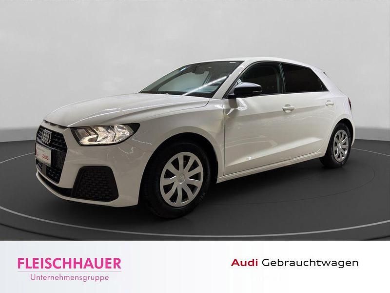 Weiss Gebraucht 2023 Audi A1 Sportback Kleinwagen | 17.770 € (Superpreis) - Bild 1/4