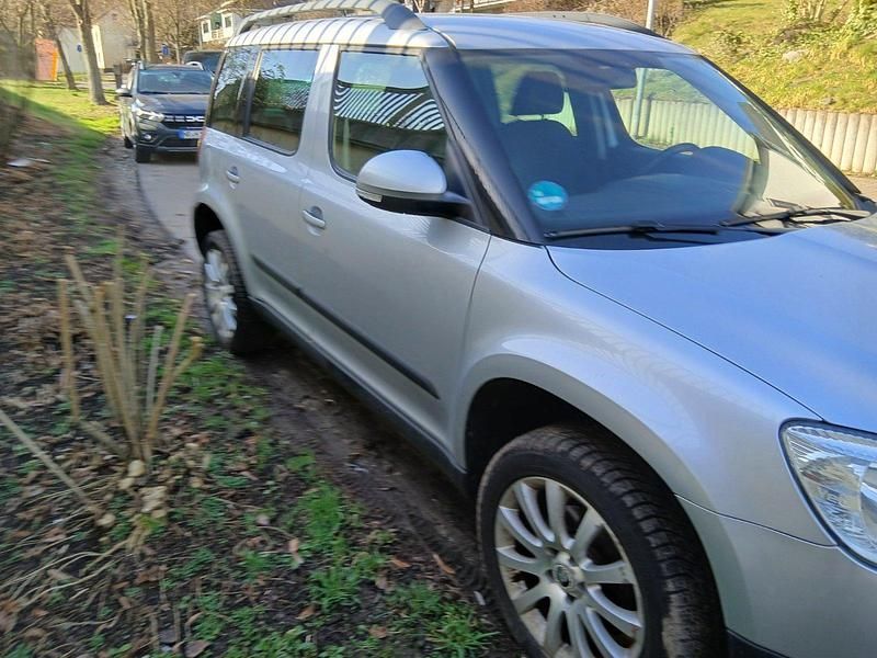 Gebraucht Skoda Yeti 2011 Silber SUV