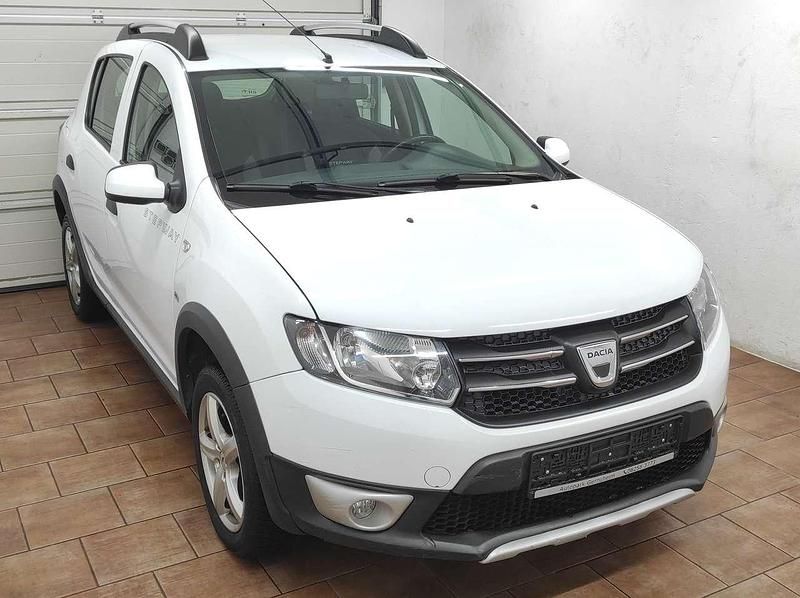 Gebraucht Dacia Sandero Prestige 90 PS (66 kW) 2013 Gletscherweiss SUV