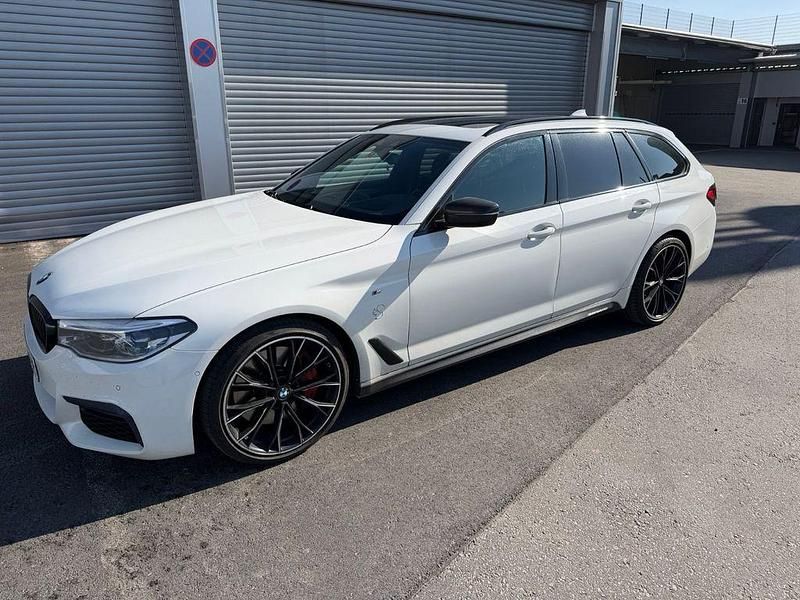 Gebraucht BMW 540 Shadowline 340 PS (250 kW) 2018 Weiß Kombi
