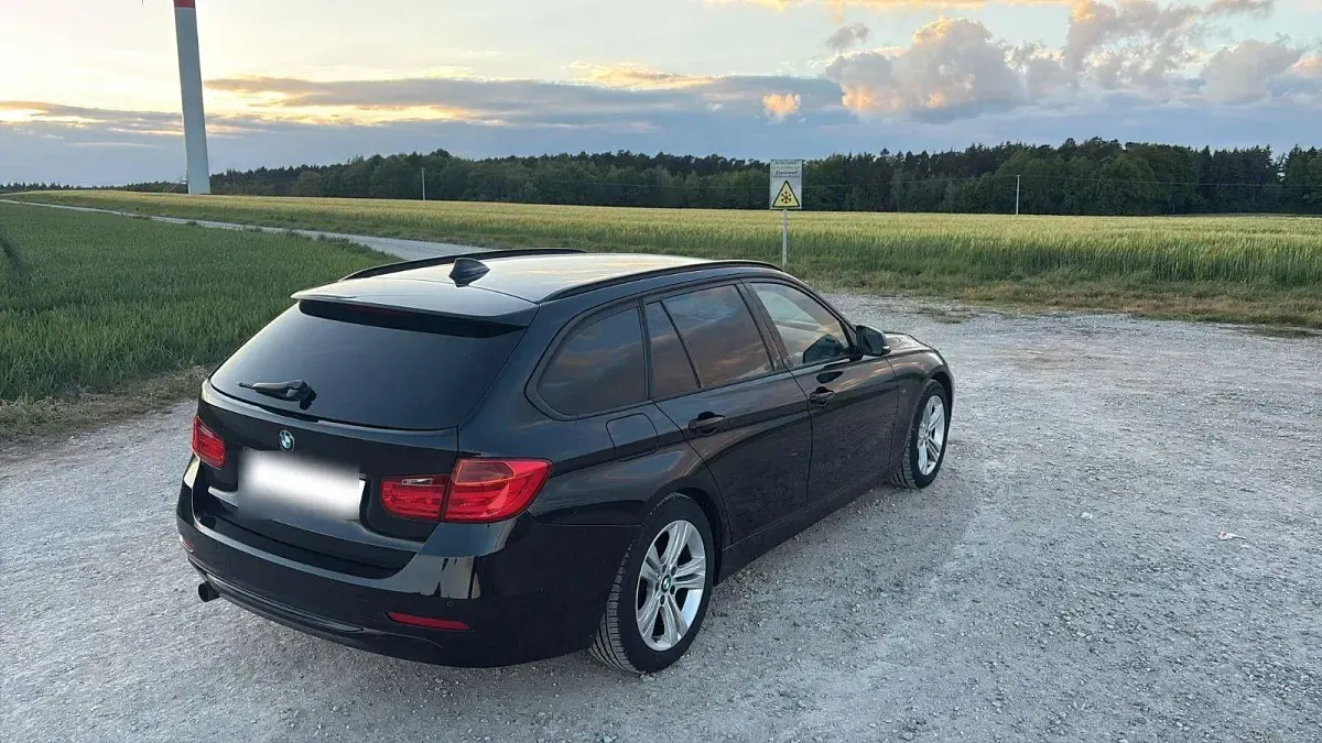 Gebraucht BMW 320 Sport Line 184 PS (135 kW) 2015 Schwarz Kombi
