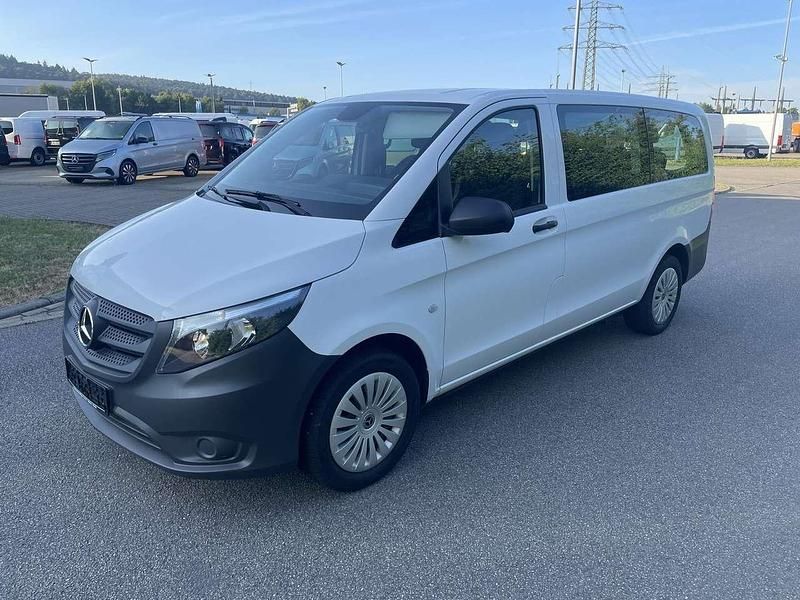 Arktikweiß Gebraucht 2022 Mercedes Vito Van / Kleinbus | 32.979 € (Fairer Preis) - Bild 1/4