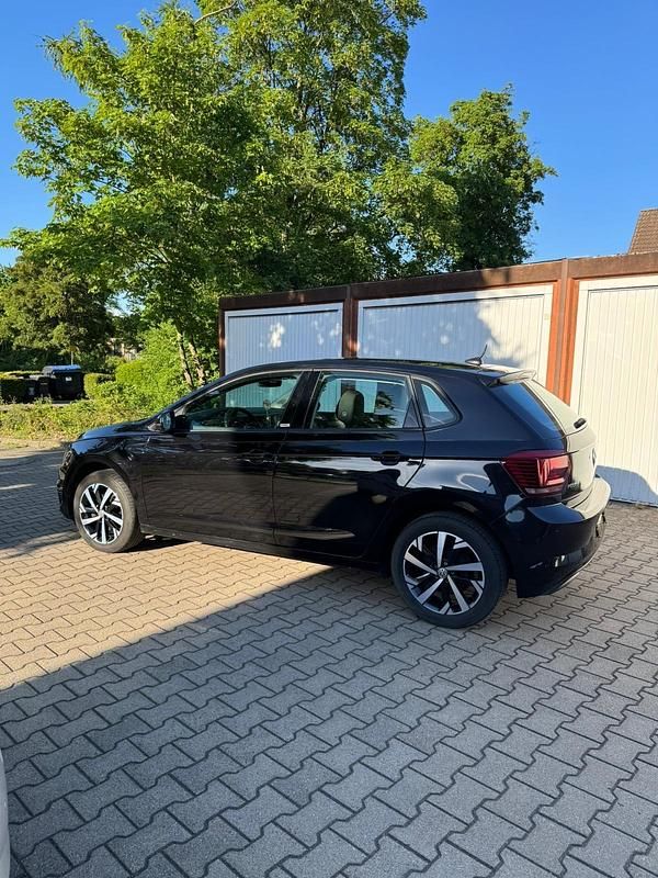 Gebraucht VW Polo 95 PS (69 kW) 2019 Schwarz Kleinwagen