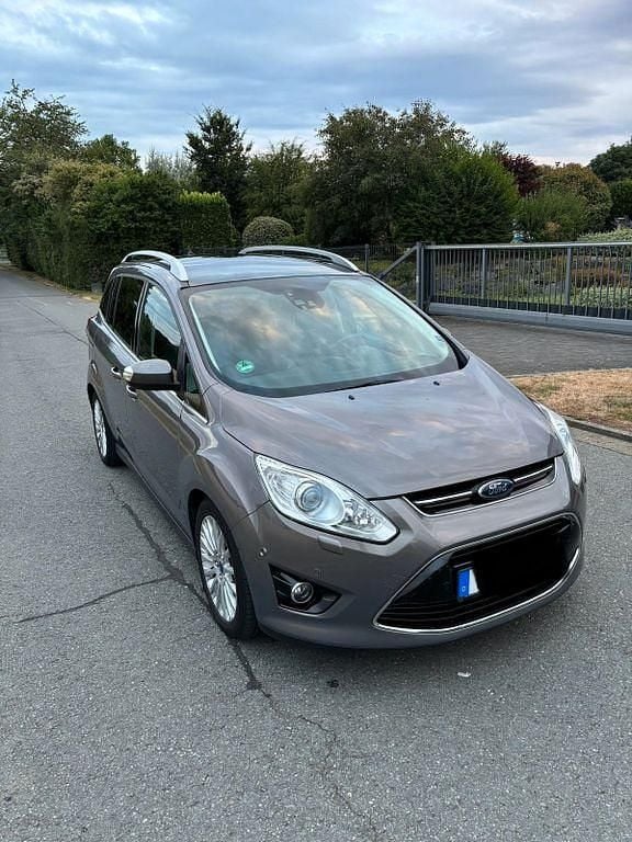 Grau Gebraucht 2015 Ford Grand C-Max Van / Kleinbus | 5.700 € (Fairer Preis) - Bild 1/4