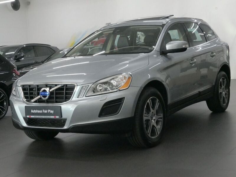 Silber Gebraucht 2013 Volvo XC60 Summum SUV | 23.890 € (Teuer) - Bild 1/4