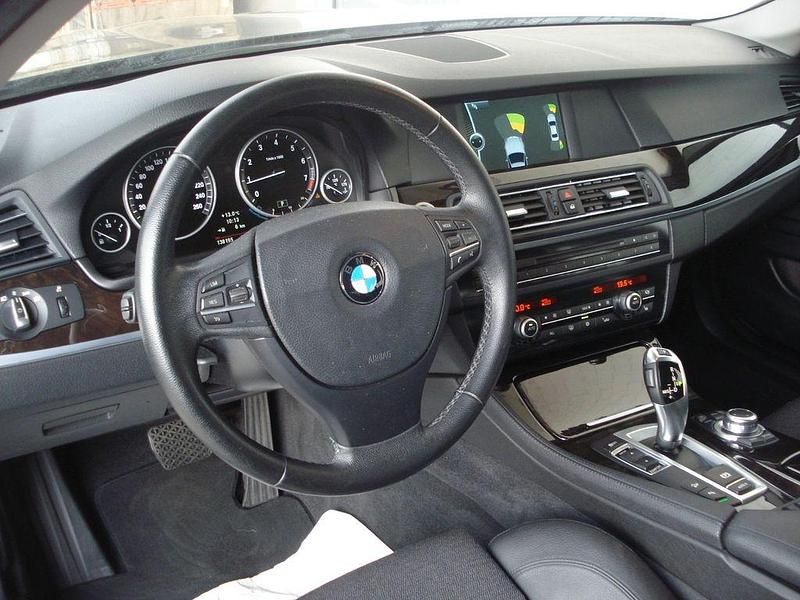 Gebraucht BMW 528 Sport Line 245 PS (180 kW) 2012 Blau Limousine