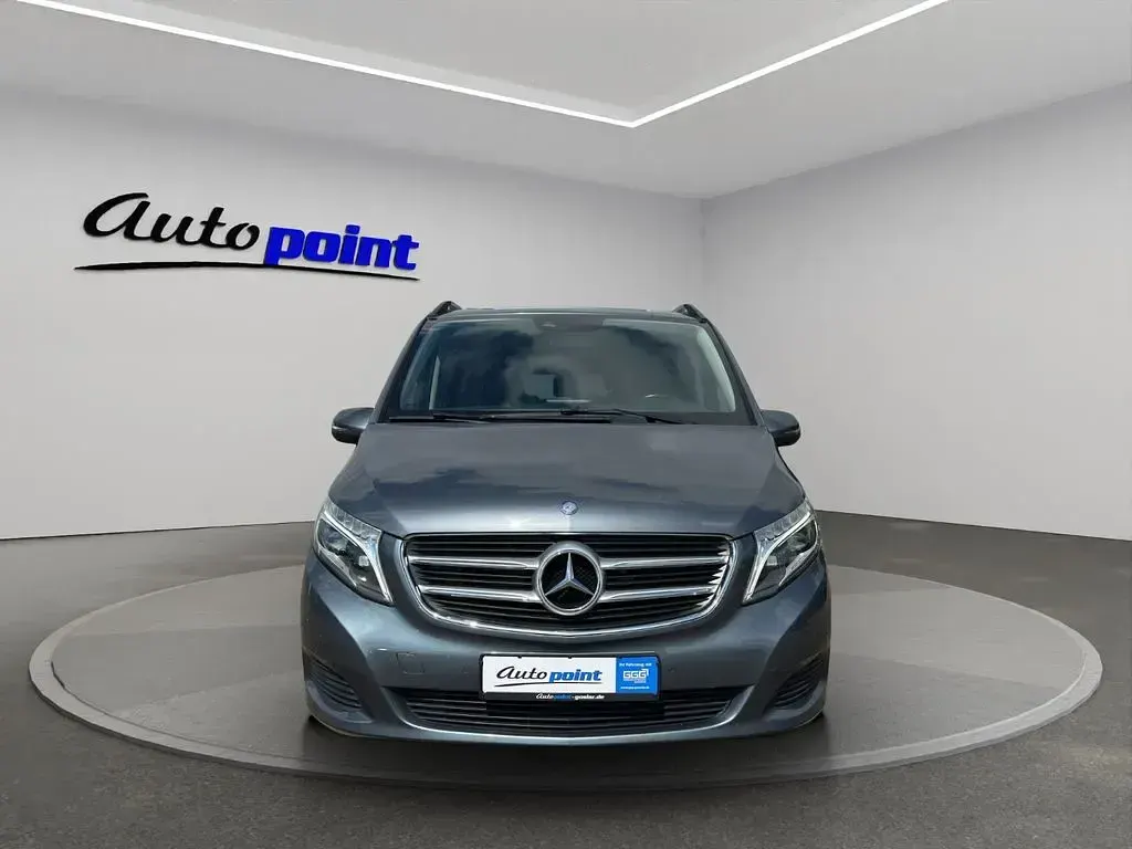 Gebraucht Mercedes V220 Edition 163 PS (119 kW) 2017 Grau Van / Kleinbus