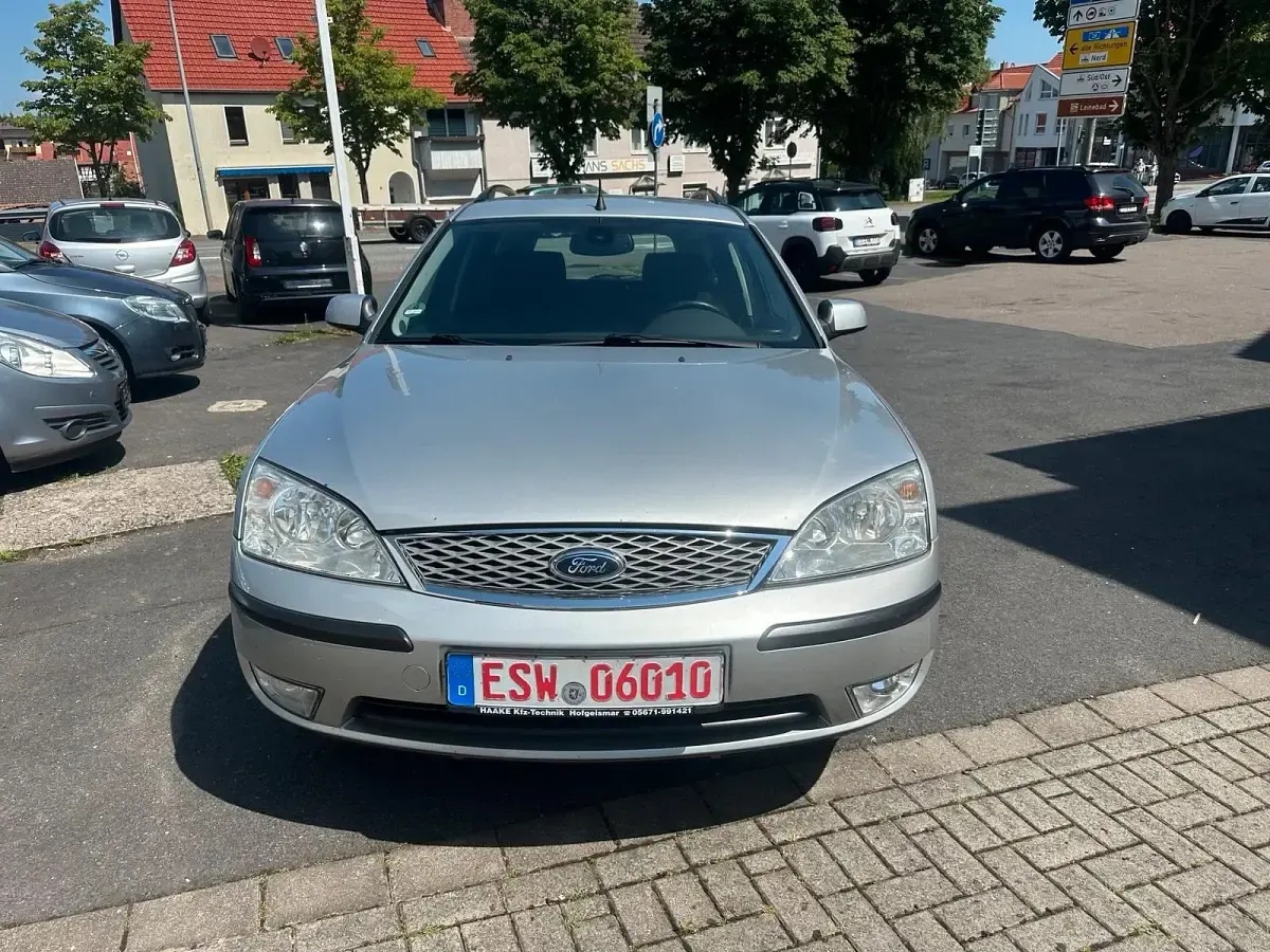 Gebraucht Ford Mondeo Ghia 125 PS (91 kW) 2003 Grau Kombi