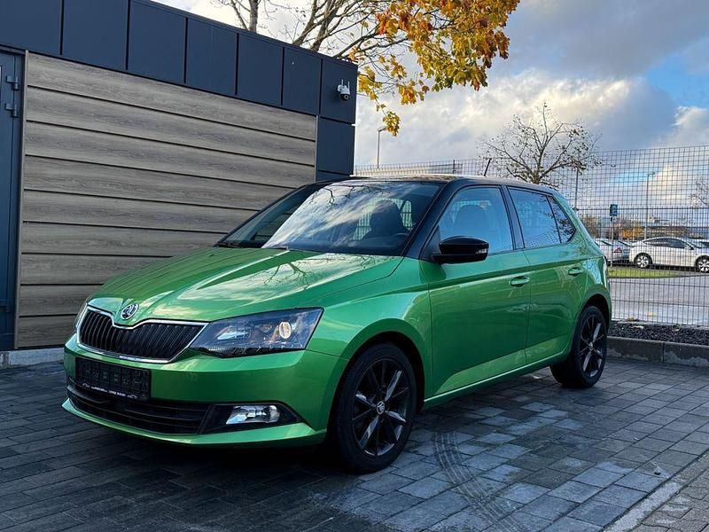 Grün Gebraucht 2015 Skoda Fabia Style Kleinwagen | 6.900 € (Guter Preis) - Bild 1/4