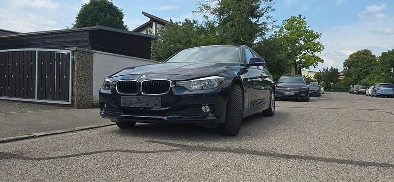 Blau Gebraucht 2015 BMW 316 Kombi | 16.000 € (Etwas zu teuer) - Bild 1/4