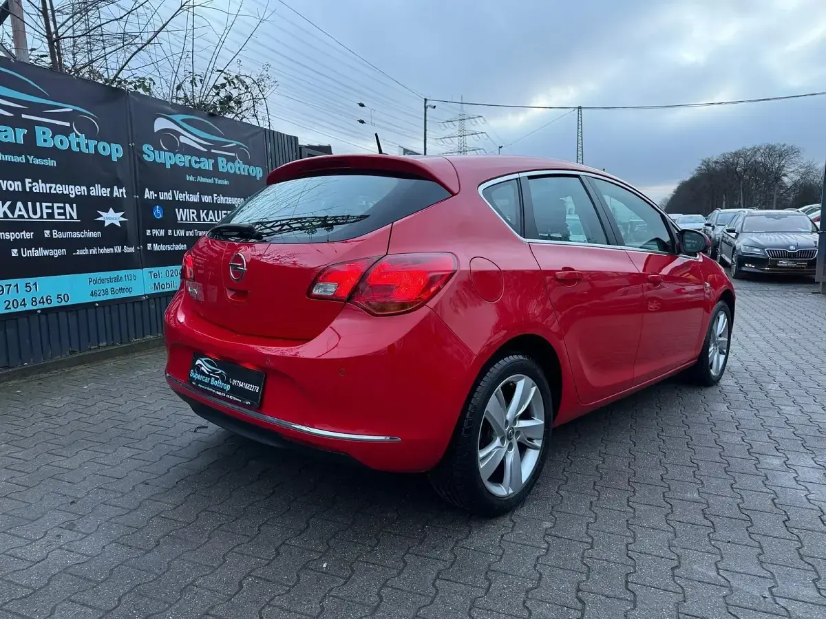 Usata Opel Astra Active 120 CV (88 kW) 2013 Rosso Berlina