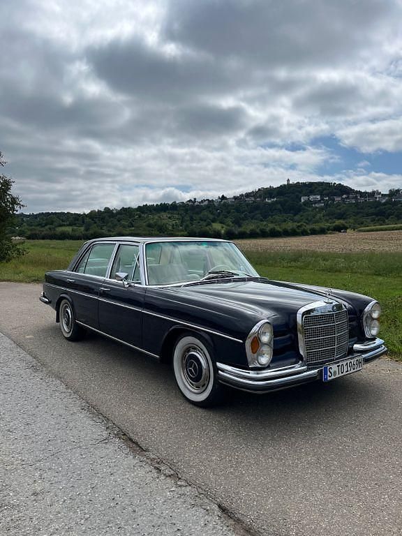 Blau Gebraucht 1969 Mercedes W109 Limousine | 18.500 € - Bild 1/4