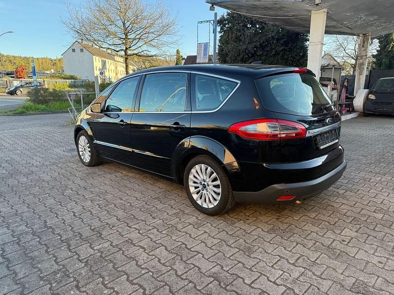 Gebraucht Ford S-MAX Titanium 140 PS (102 kW) 2014 Schwarz Van / Kleinbus