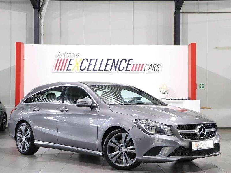 Mountaingrau Gebraucht 2016 Mercedes CLA180 Urban Limousine | 13.444 € (Fairer Preis) - Bild 1/4