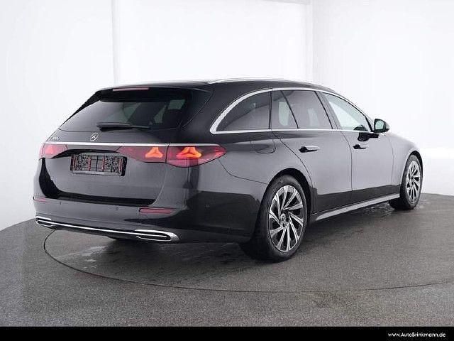 Gebraucht 2023 Mercedes E300 Avantgarde | 39.880 € (Fairer Preis) - Bild 1/4