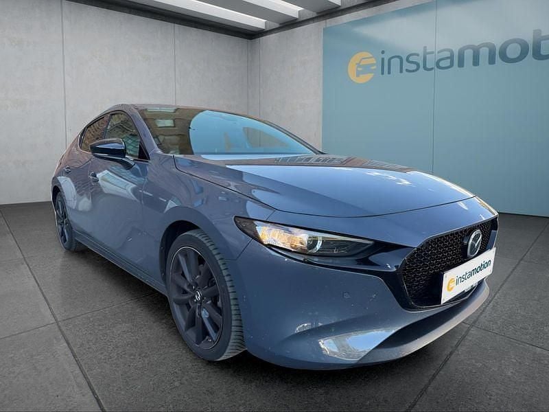 Grau Gebraucht 2022 Mazda 3 Limousine | 23.599 € (Etwas zu teuer) - Bild 1/4