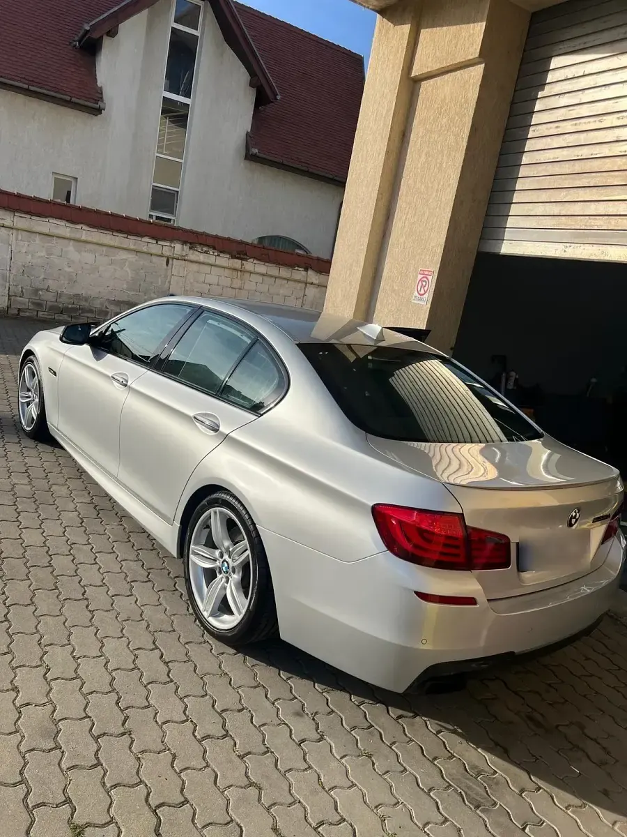 Używany BMW M550 420 KM (308 kW) 2012 Srebrny Sedan/Limuzyna