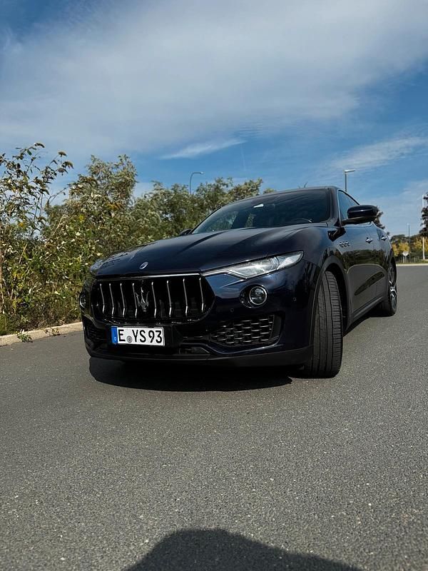 Gebraucht Maserati Levante 275 PS (202 kW) 2017 Blau SUV