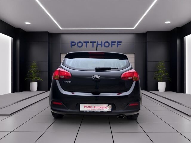 Gebraucht Kia Ceed Attract 99 PS (72 kW) 2015 Schwarz Kleinwagen