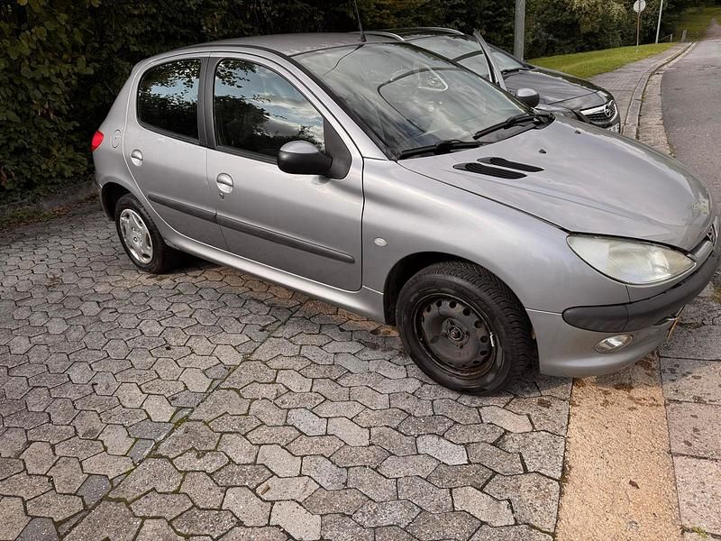 Silber Gebraucht 2003 Peugeot 206 Kleinwagen | 1.100 € (Fairer Preis) - Bild 1/4