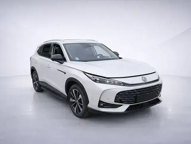 Käytetty MG HS Luxury 272 HP (200 kW) 2025 Valkoinen Katumaasturi